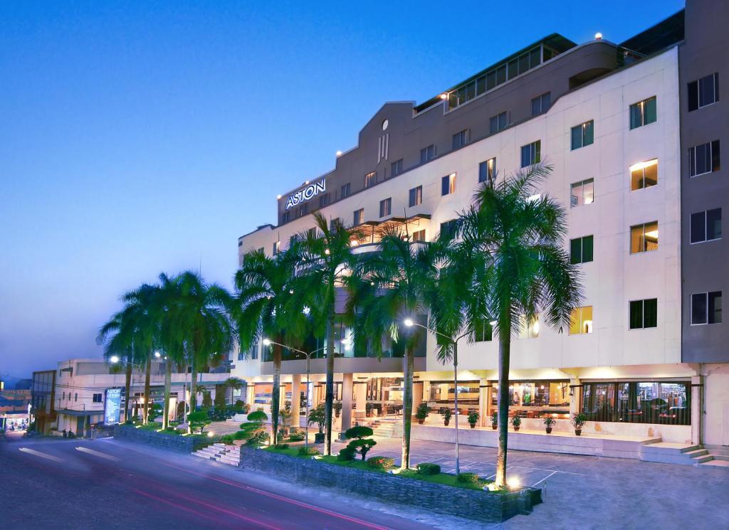 Aston Karimun City Hotel Tanjung Balai Karimun Exteriör bild