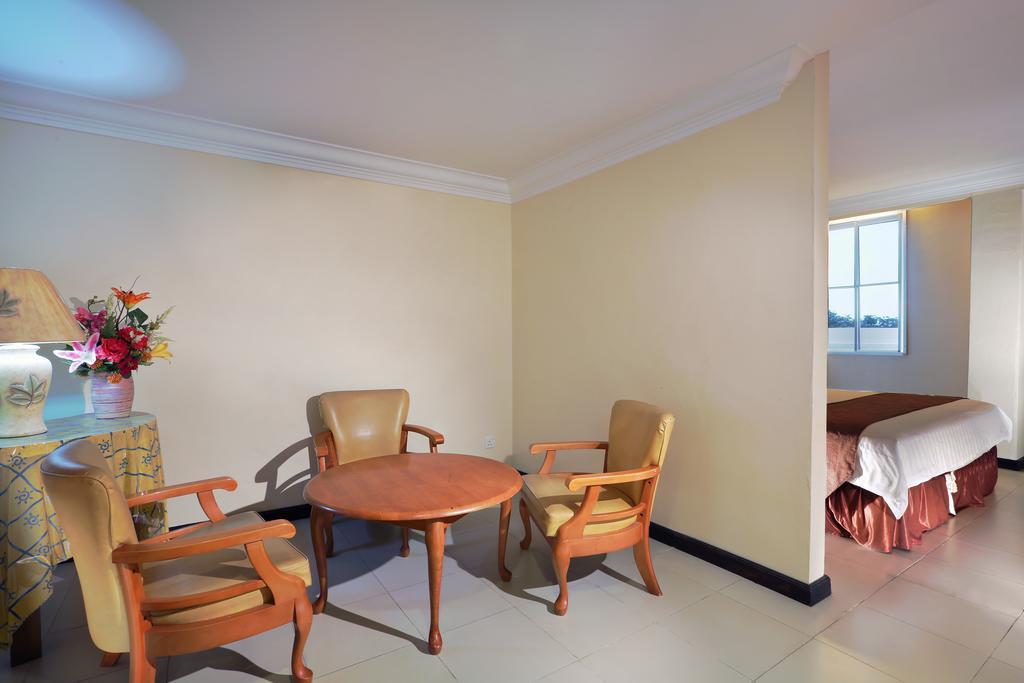 Aston Karimun City Hotel Tanjung Balai Karimun Exteriör bild